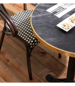 Oviala 60 cm verstelbare zwartmarmeren terrastafel en 2 zwarte stoelen