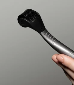 LAYZIN 0.55 mm Dermaroller SET inclusief Cleansing Spray