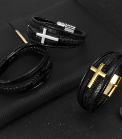 Heren TrendFox Armband Heren - Zwart Leer met Goud Kleurig Kruis - 21cm