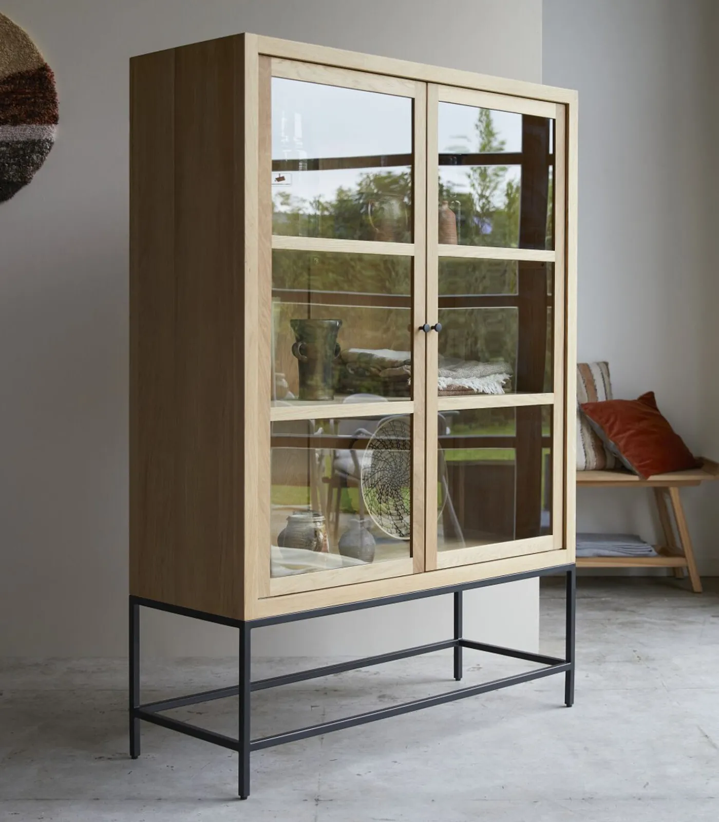 New Babeth - Hoge vitrinekast van massief eikenhout Meubels