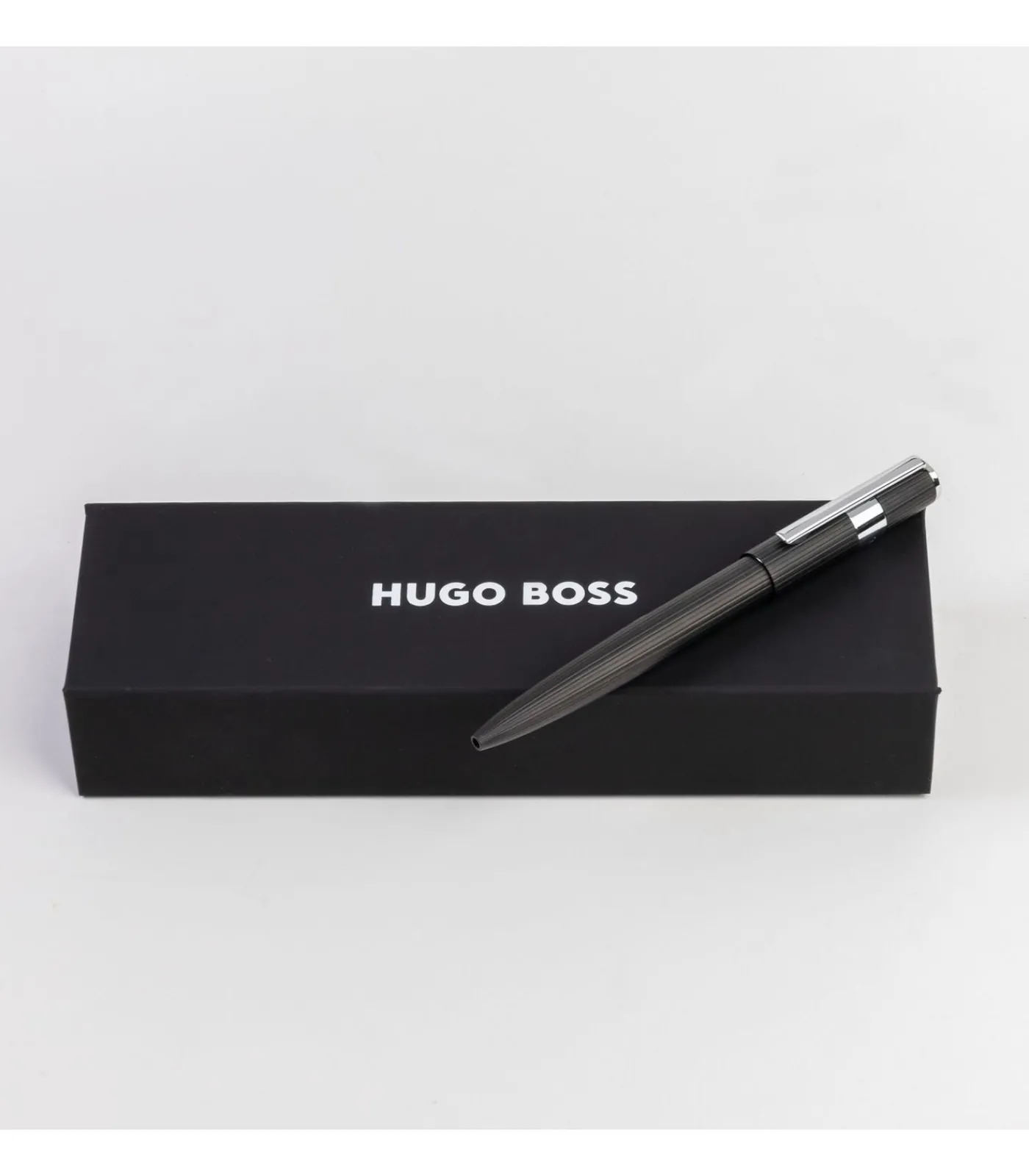 Hugo Boss Balpen Gear Pinstripe Black / Chrome