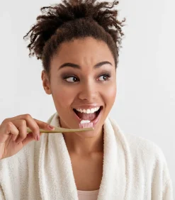 Dr Botanicals Bamboe Tandenborstel - Roze