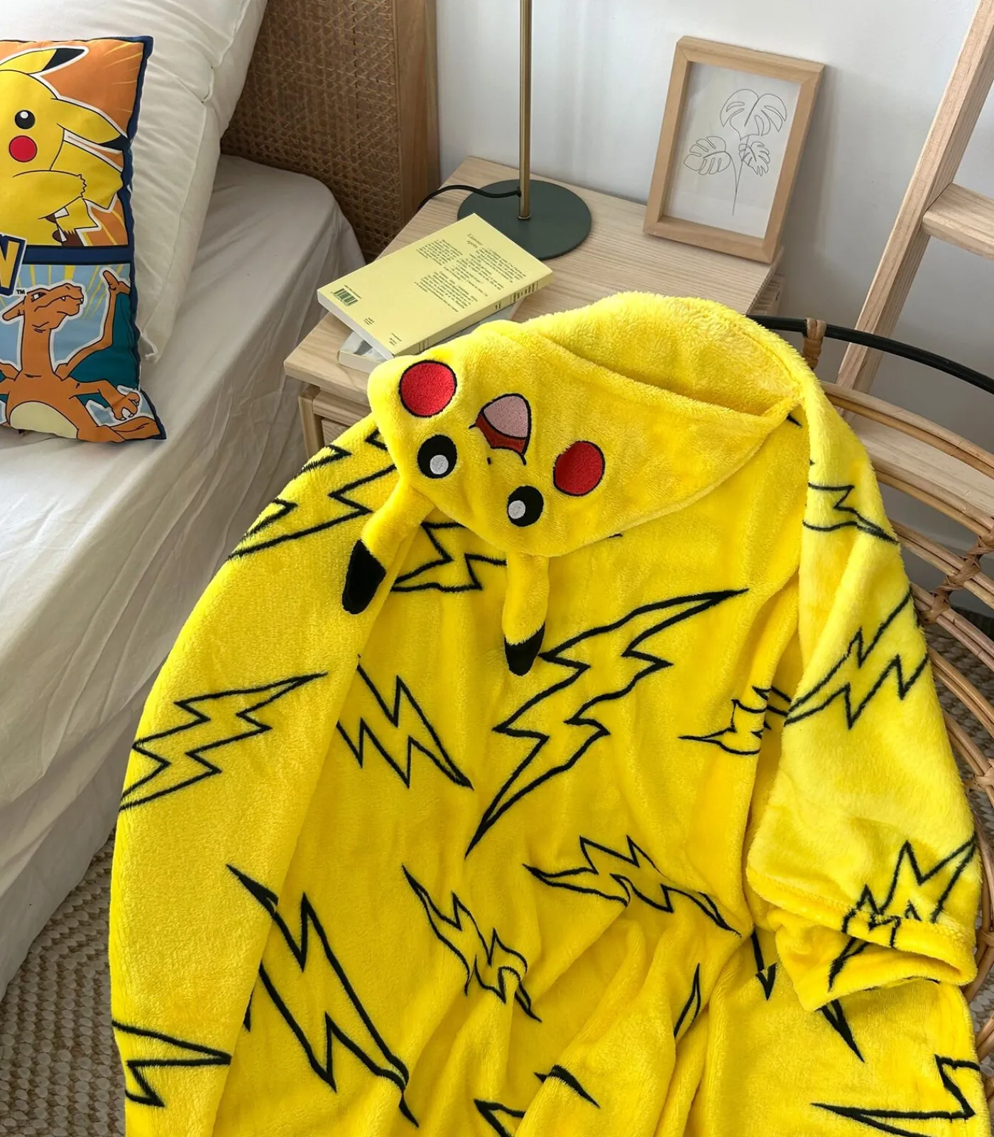 POKEMON Bedrukte plaid van 100% polyester, ÉCLAIR