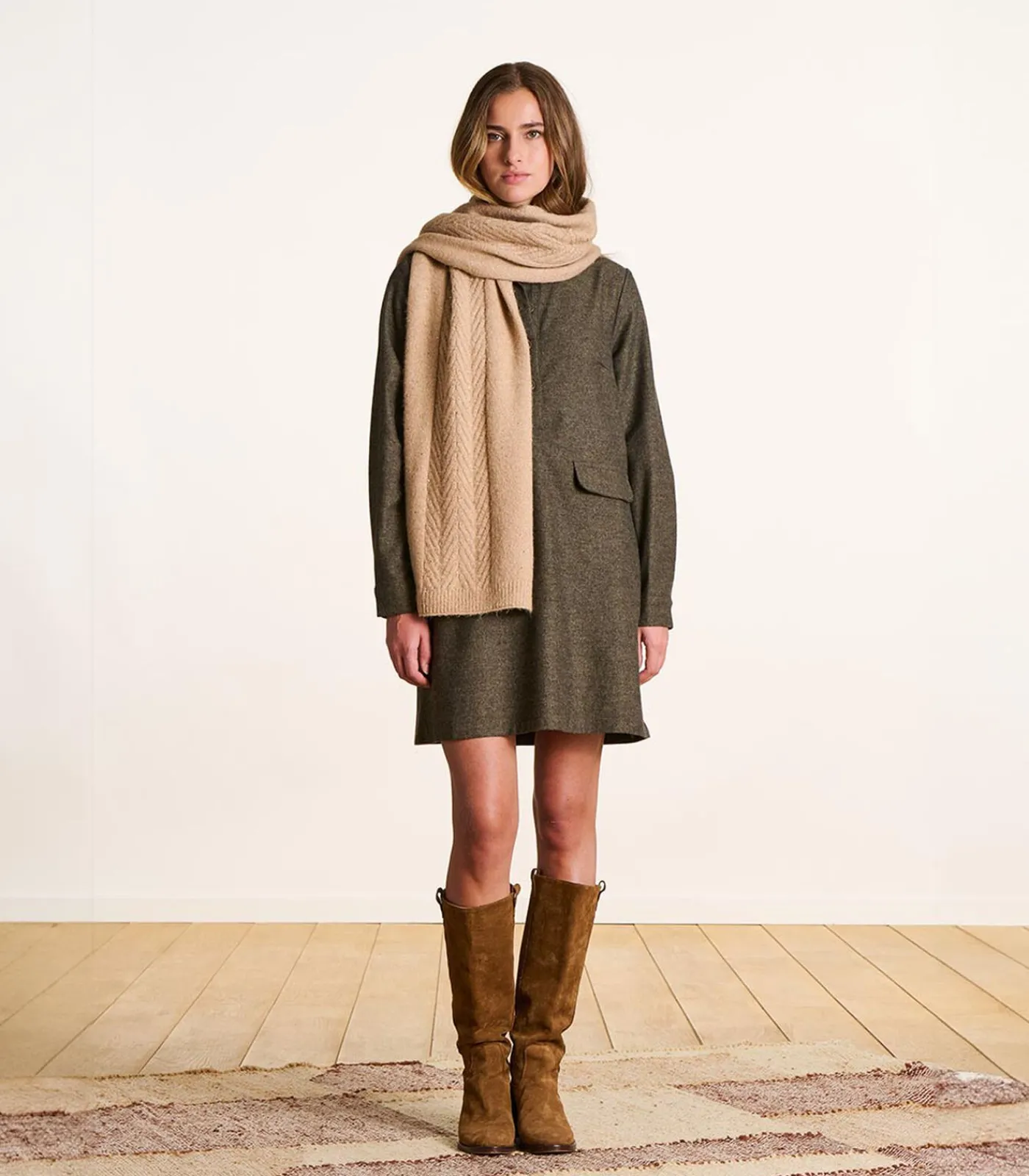 Outlet Beige gebreide sjaal met pailletten DAMES Sjaals