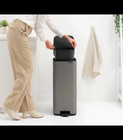 Brabantia Bo Pedaalemmer, 30 liter, stil sluitend, kunststof binnenemmer - Platinum