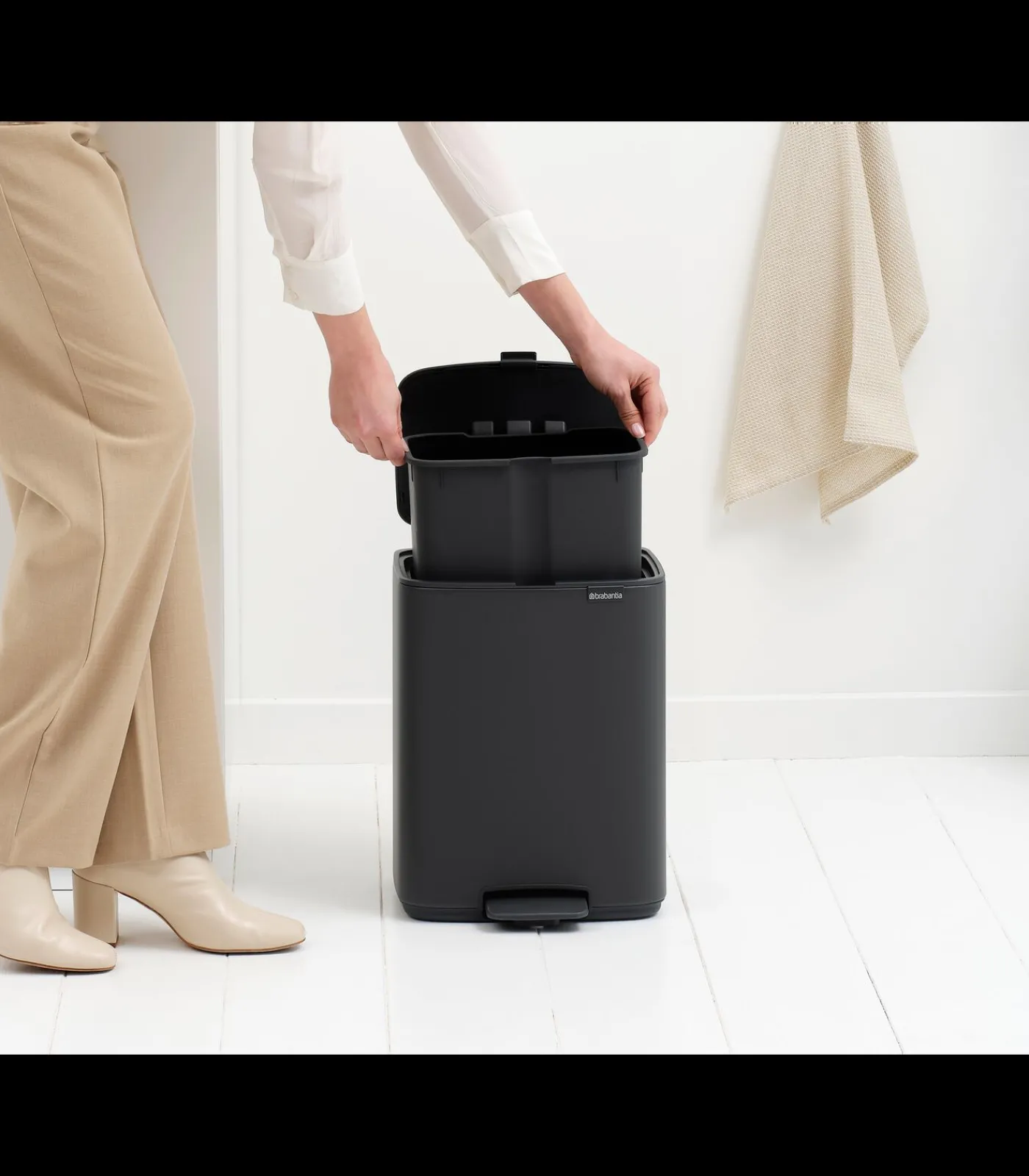 Brabantia Bo Pedaalemmer, 12 liter, stil sluitend, kunststof binnenemmer - Mineral Infinite Grey