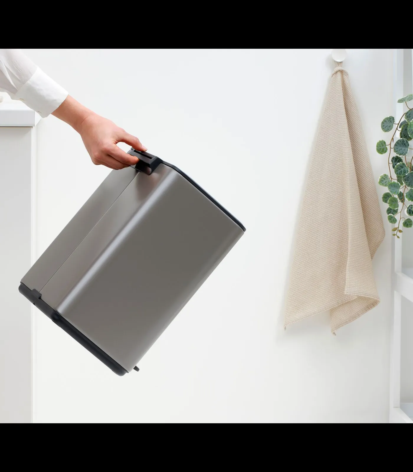 Brabantia Bo Pedaalemmer, 12 liter, stil sluitend, kunststof binnenemmer - Platinum