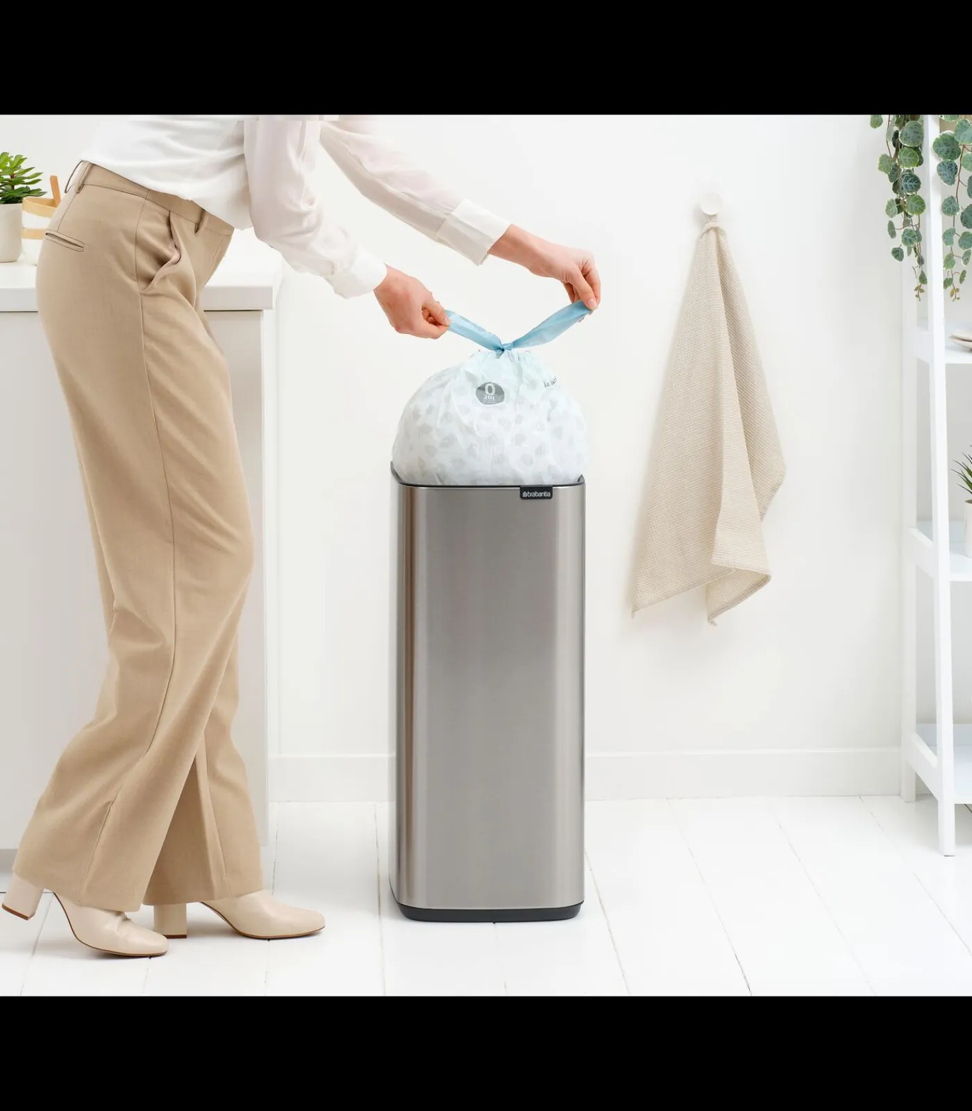 Hot Bo Touch Bin, 30 liter - Matt Steel Fingerprint Proof Manden En Bakken