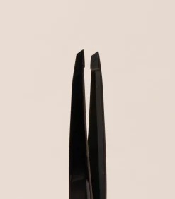 B’Kate Cosmetics Brow Tweezer