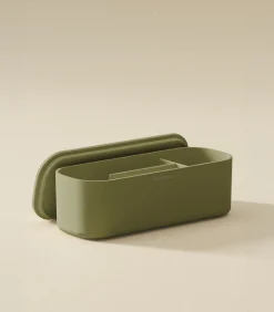 Online ALIFE Plankpakket. Bevat een handdoekring en een opbergdoos met een minimalistisch en functioneel ontwerp. Set opbergaccessoires voor de Alife Guide. Lichtgroen. Organiseren