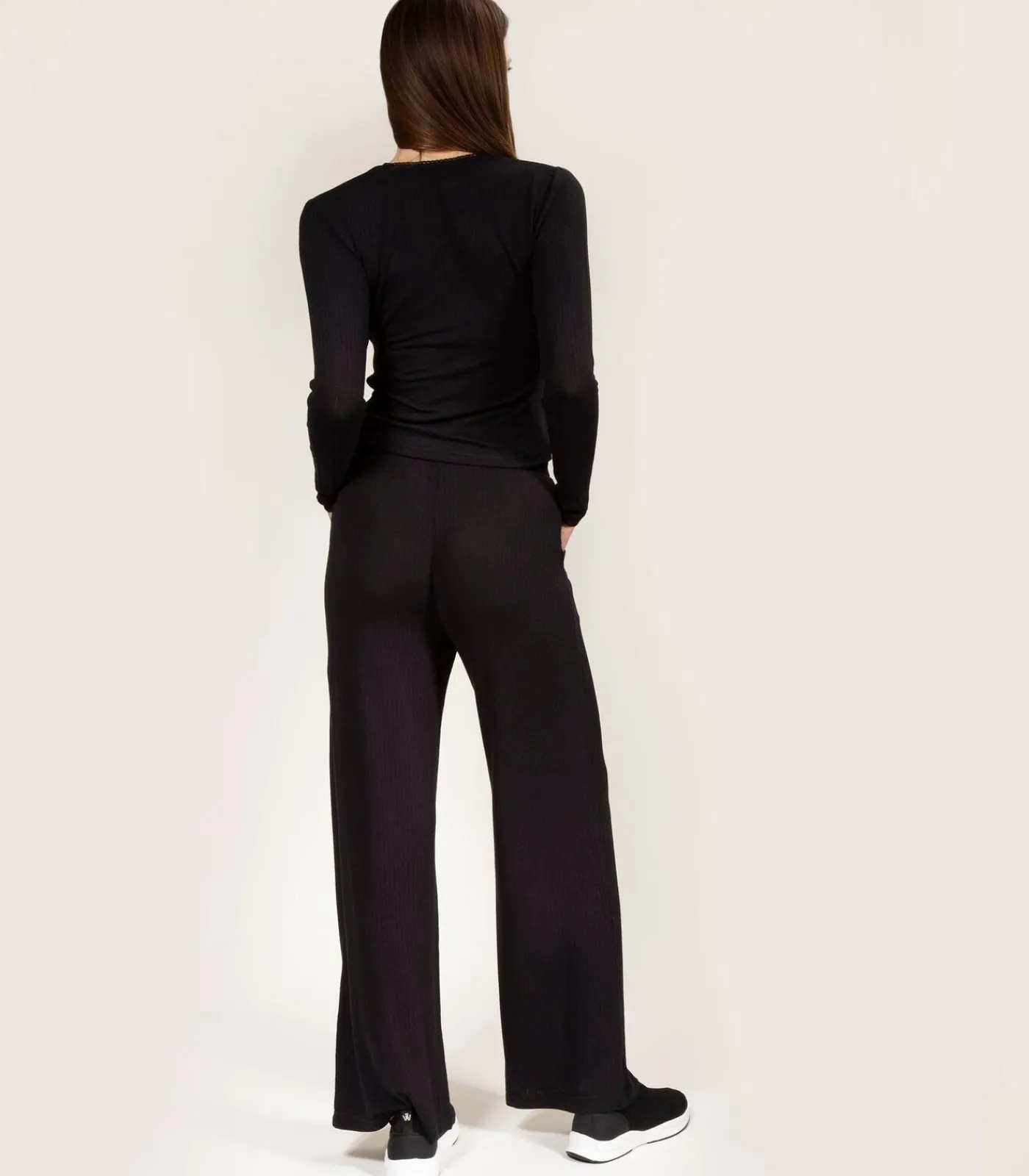 DAMES ISOTONER Damesbroek in ribgebreide wijde pijpen Zwart