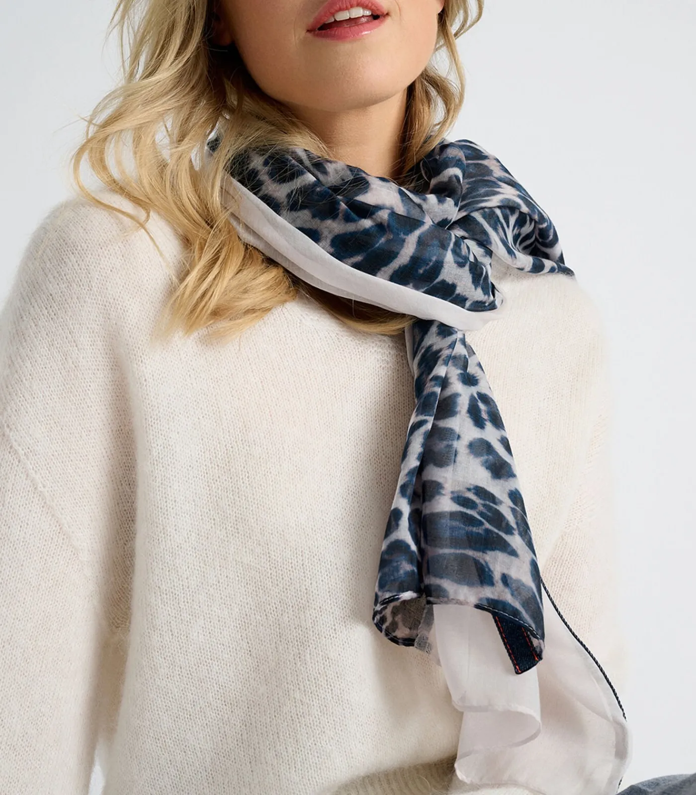 DAMES Marie Méro Ecru pull met v-hals