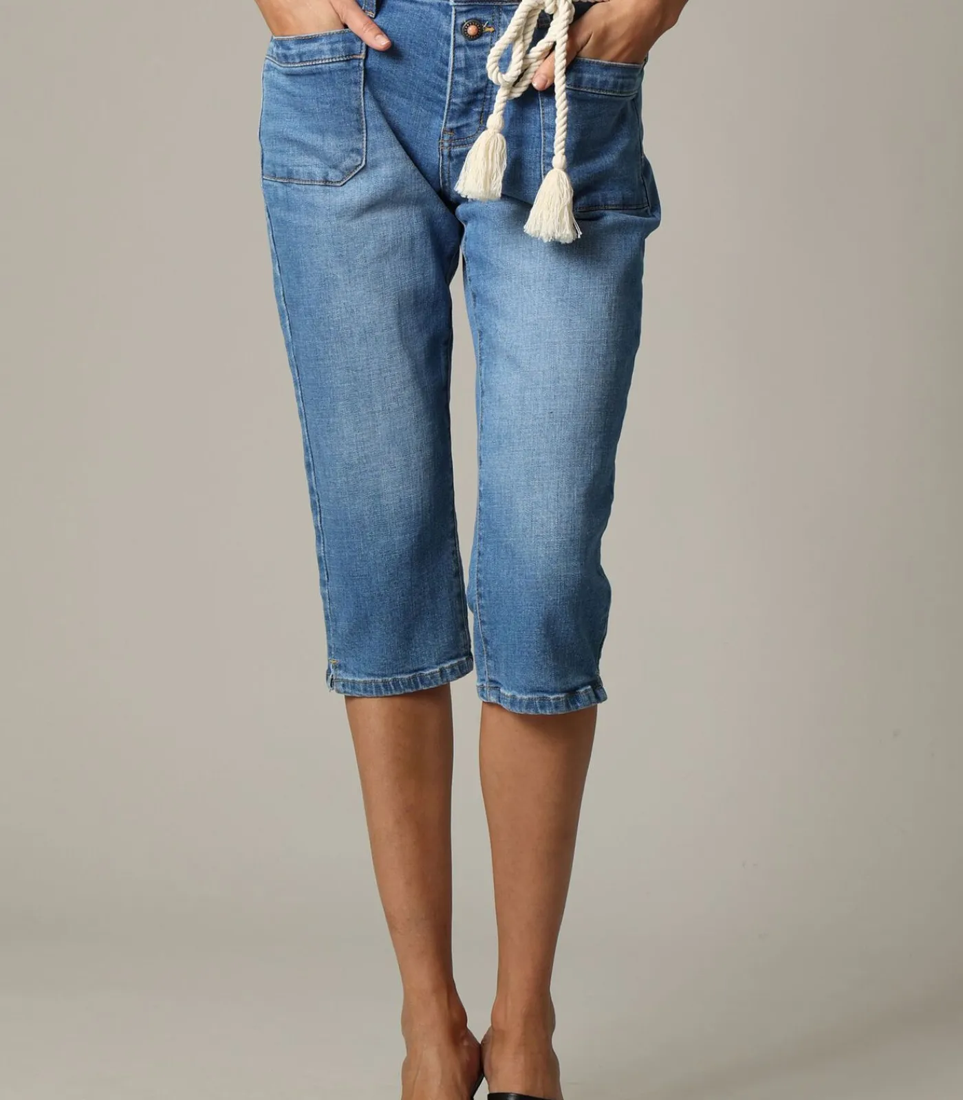 DAMES Deeluxe ELARA - Lange, casual bermudashort van slim-fit blauw denim