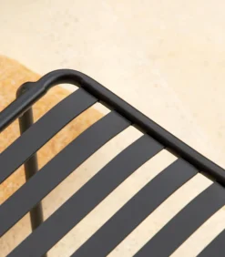 Tikamoon Gaby - Zwart metalen tuinstoel