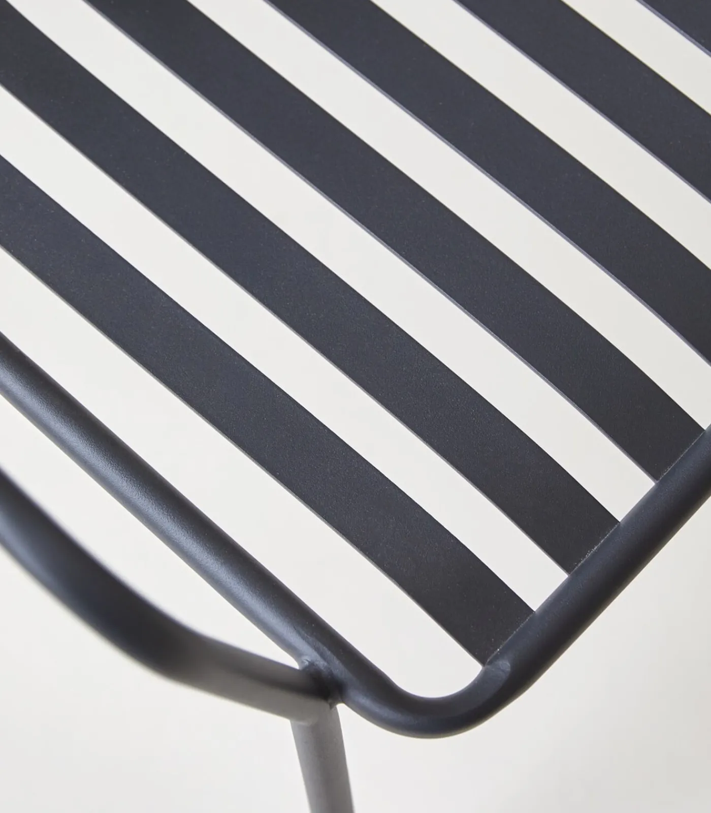 Hot Gaby - Zwarte metalen fauteuil Stoelen