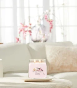 Yankee Candle Geurkaars Pink Cherry & Vanilla Signature Medium Jar