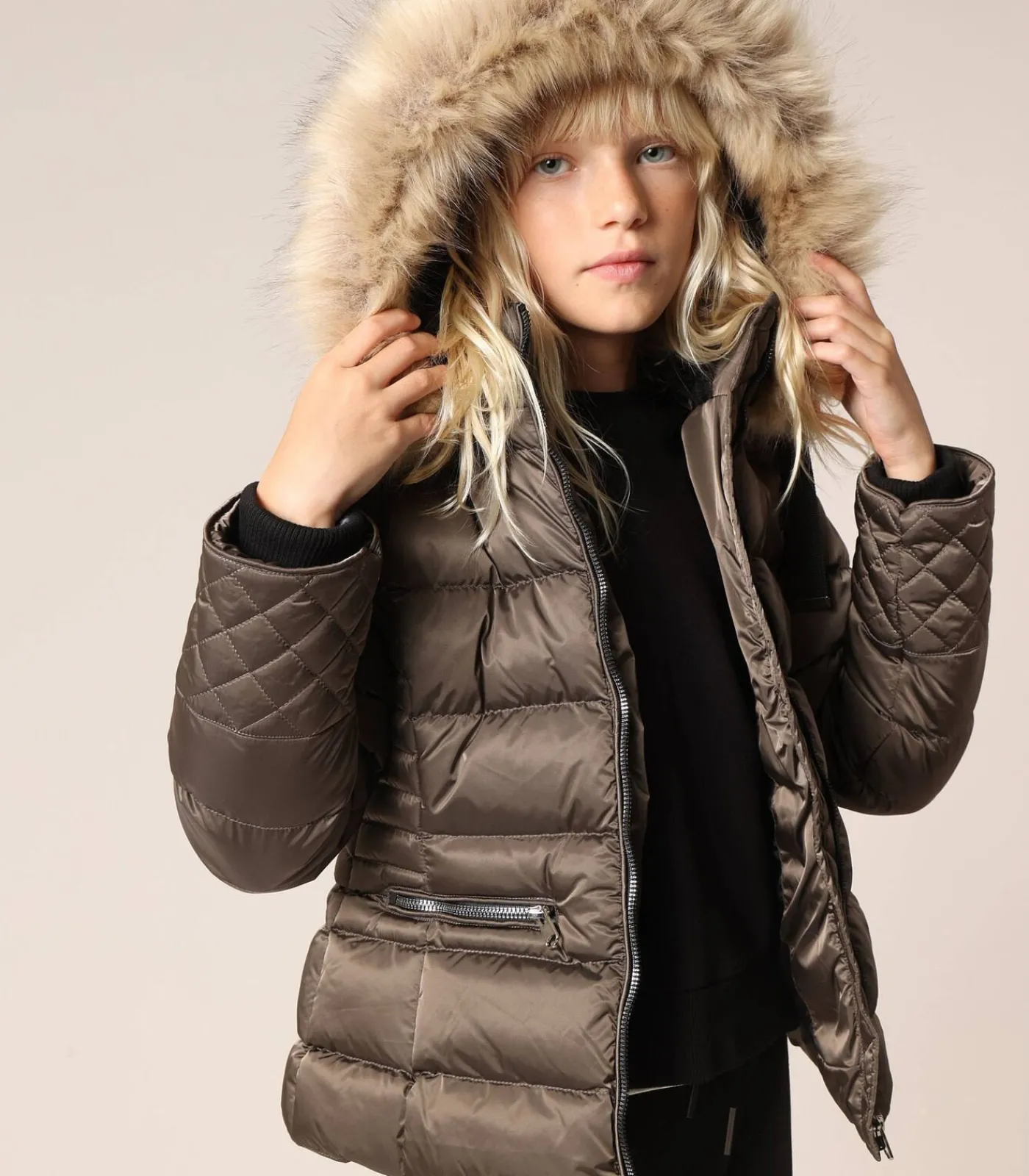 Kinderen Deeluxe GINNIE - Donsjack met imitatiebontafwerking en gewatteerde afwerkingen