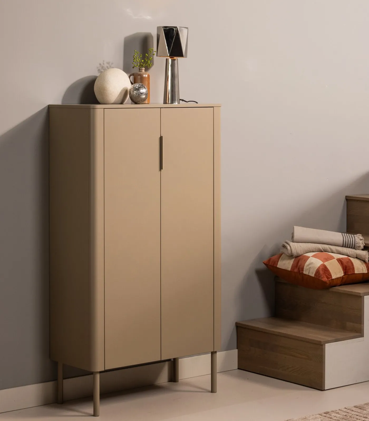 Outlet Gunnar 2-Deurs Kast - Grenen - Mud -135x85x39 Meubels