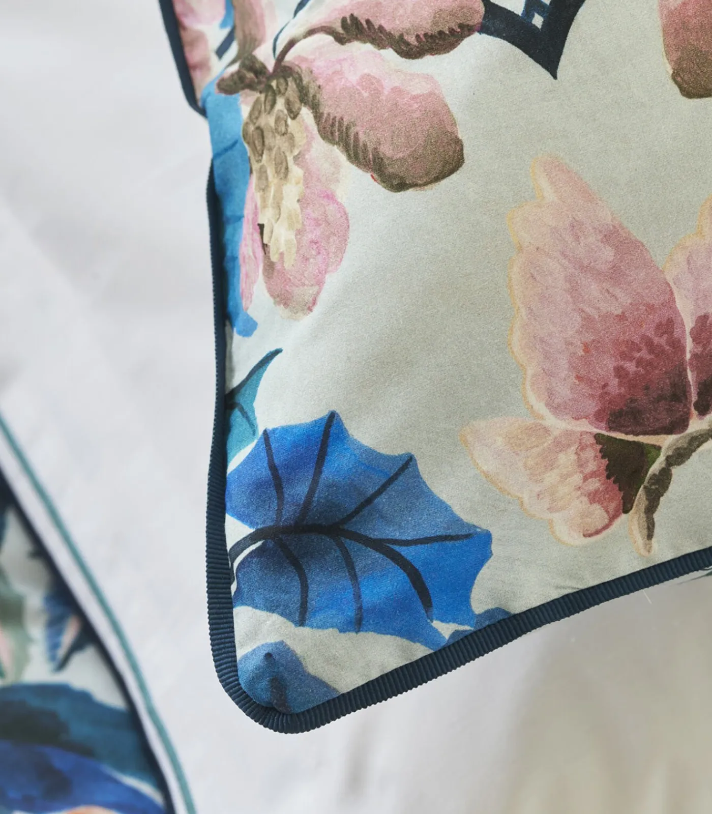 Ikebana Damask - Kussensloop in katoen perkal met print Kussenslopen