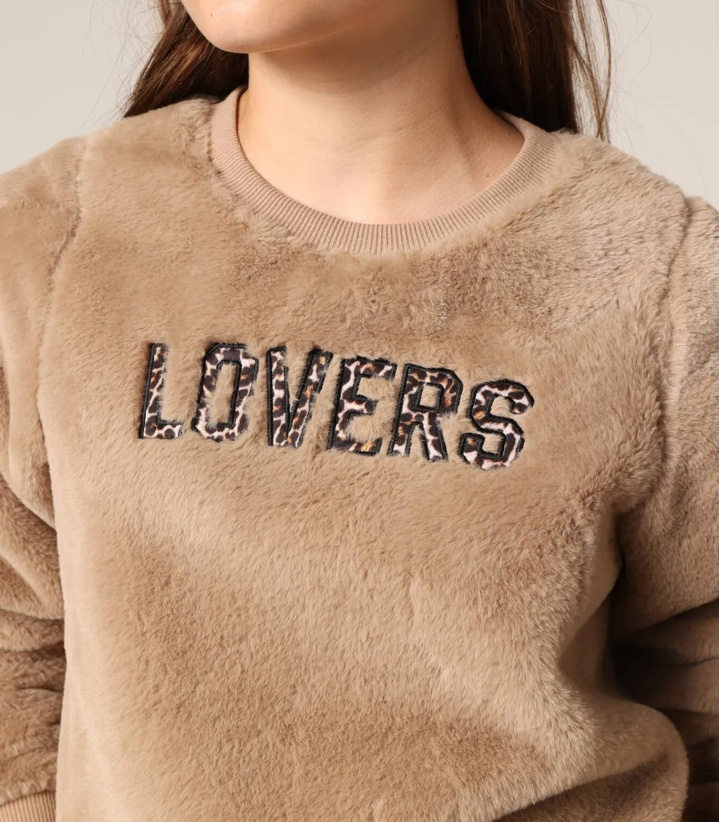 Kinderen Deeluxe KYLERA - Sweatshirt van imitatiebont met "LOVERS"-borduursel