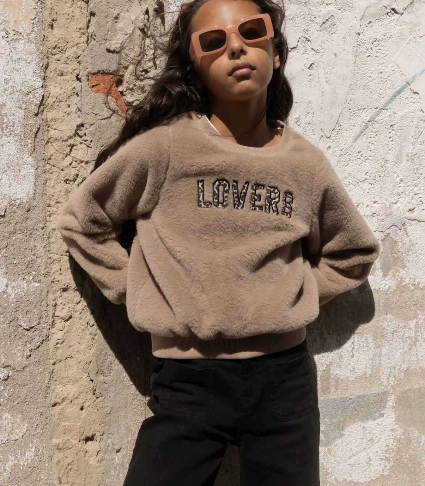 Kinderen Deeluxe KYLERA - Sweatshirt van imitatiebont met "LOVERS"-borduursel