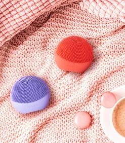 FOREO LUNA™ play plus 2 - Peach Please! Gezichtsborstel voor Alle Huidtypen