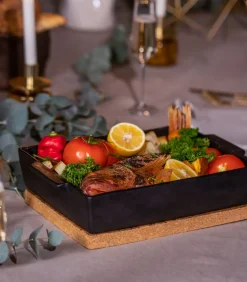 DUTCHDELUXES Luxe - Keramiek - Ovenschaal met deksel - Inclusief onderzetter van kurk - Zwart