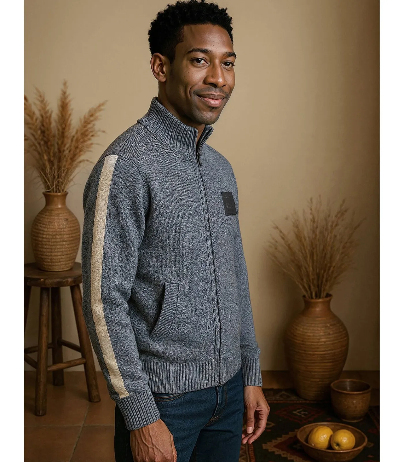 Heren J&JOY Marineblauwe herentrui met gekleurde strepen