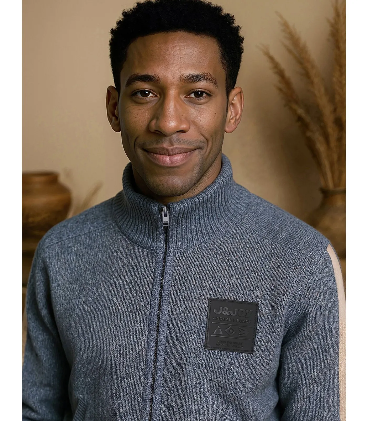 Heren J&JOY Marineblauwe herentrui met gekleurde strepen