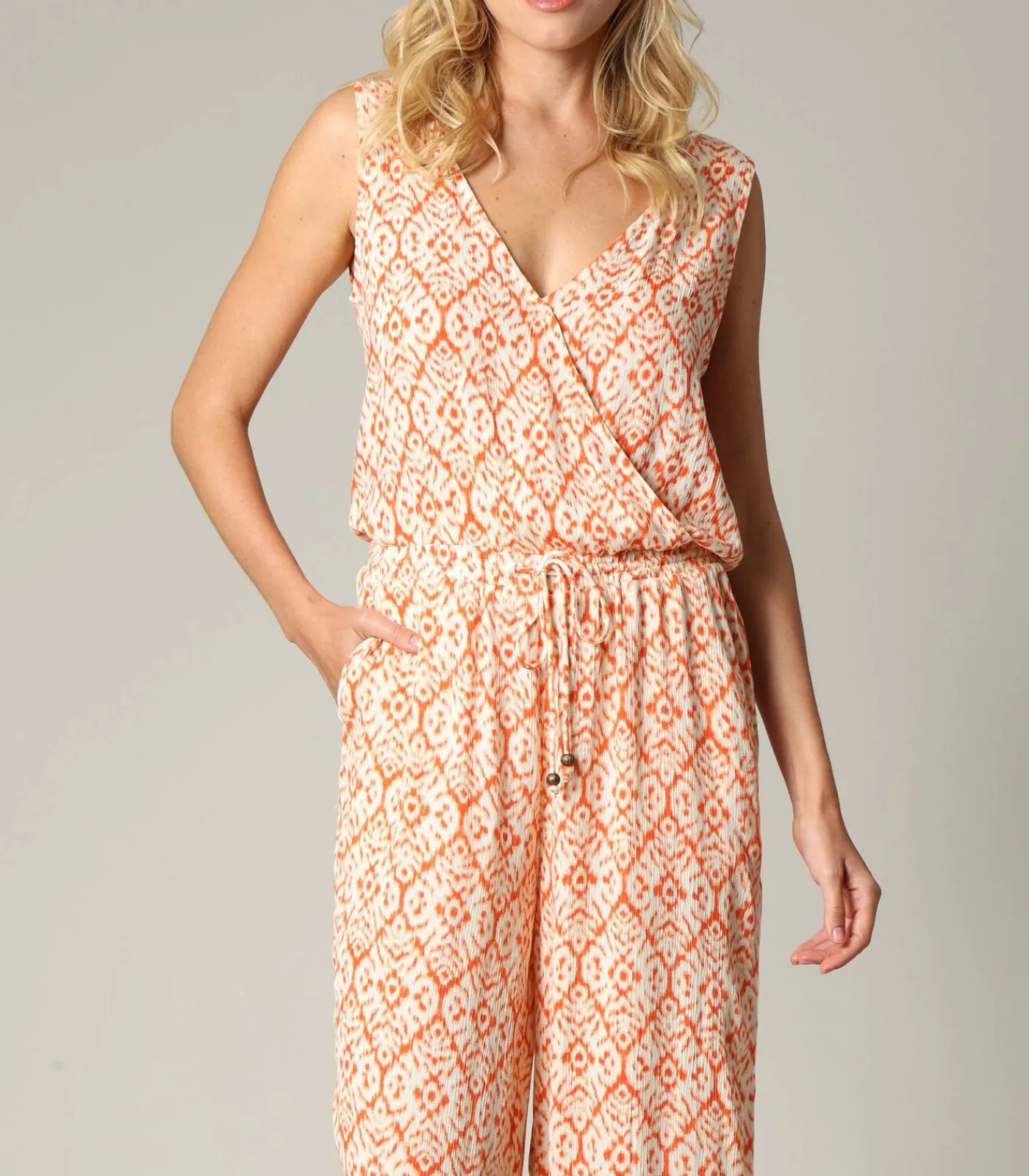 MIRZOU - Mouwloze Boheemse wikkeljumpsuit met etnisch patroon DAMES Jumpsuits