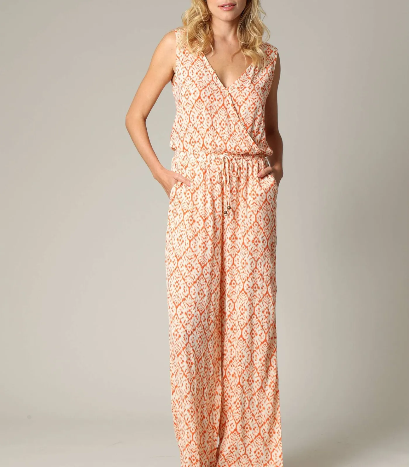 MIRZOU - Mouwloze Boheemse wikkeljumpsuit met etnisch patroon DAMES Jumpsuits