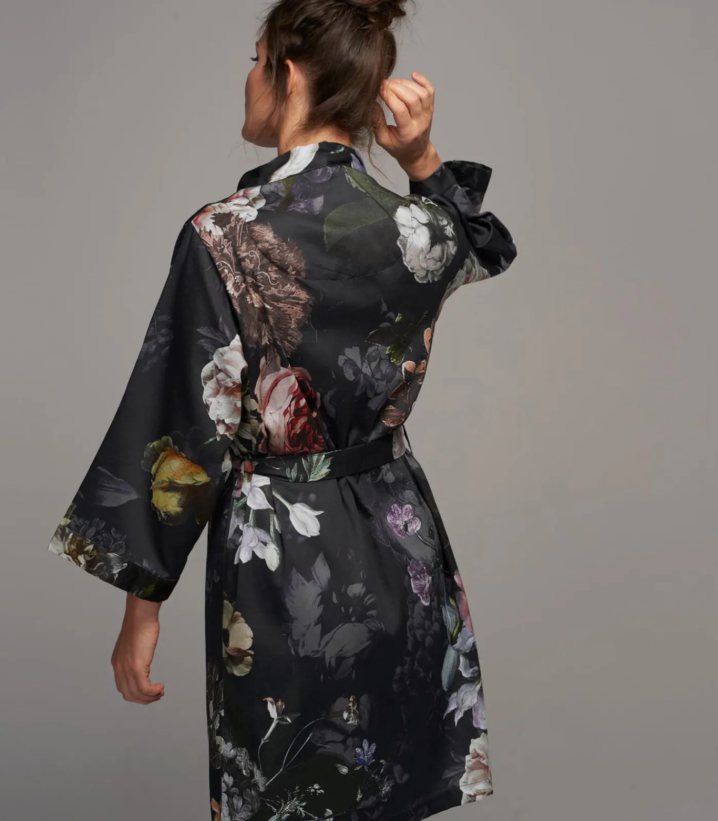 DAMES ESSENZA SARAI FLEUR FESTIVE - Kimono