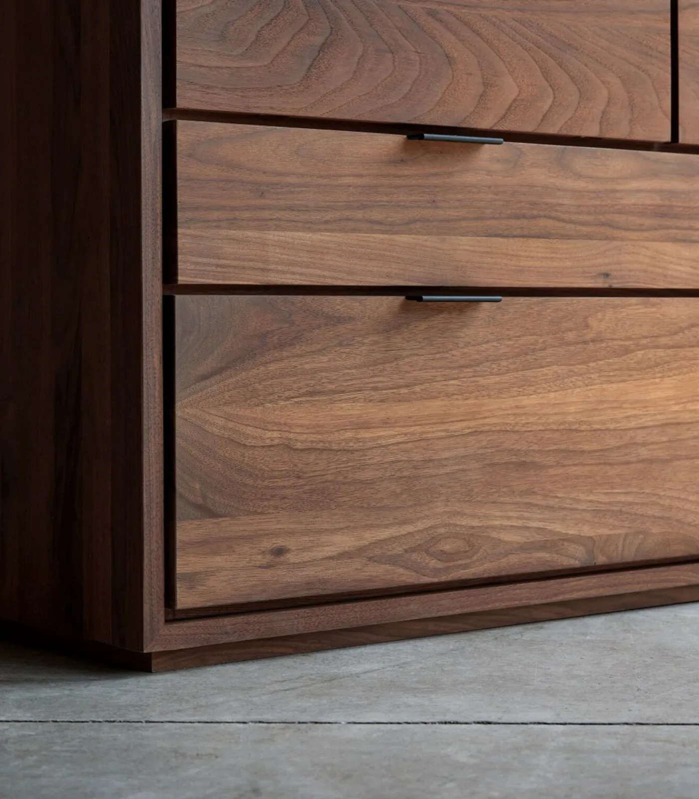 Tikamoon Senson - Massief notenhouten ladekast