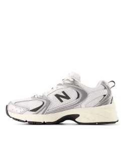 DAMES New Balance Sneakers 530