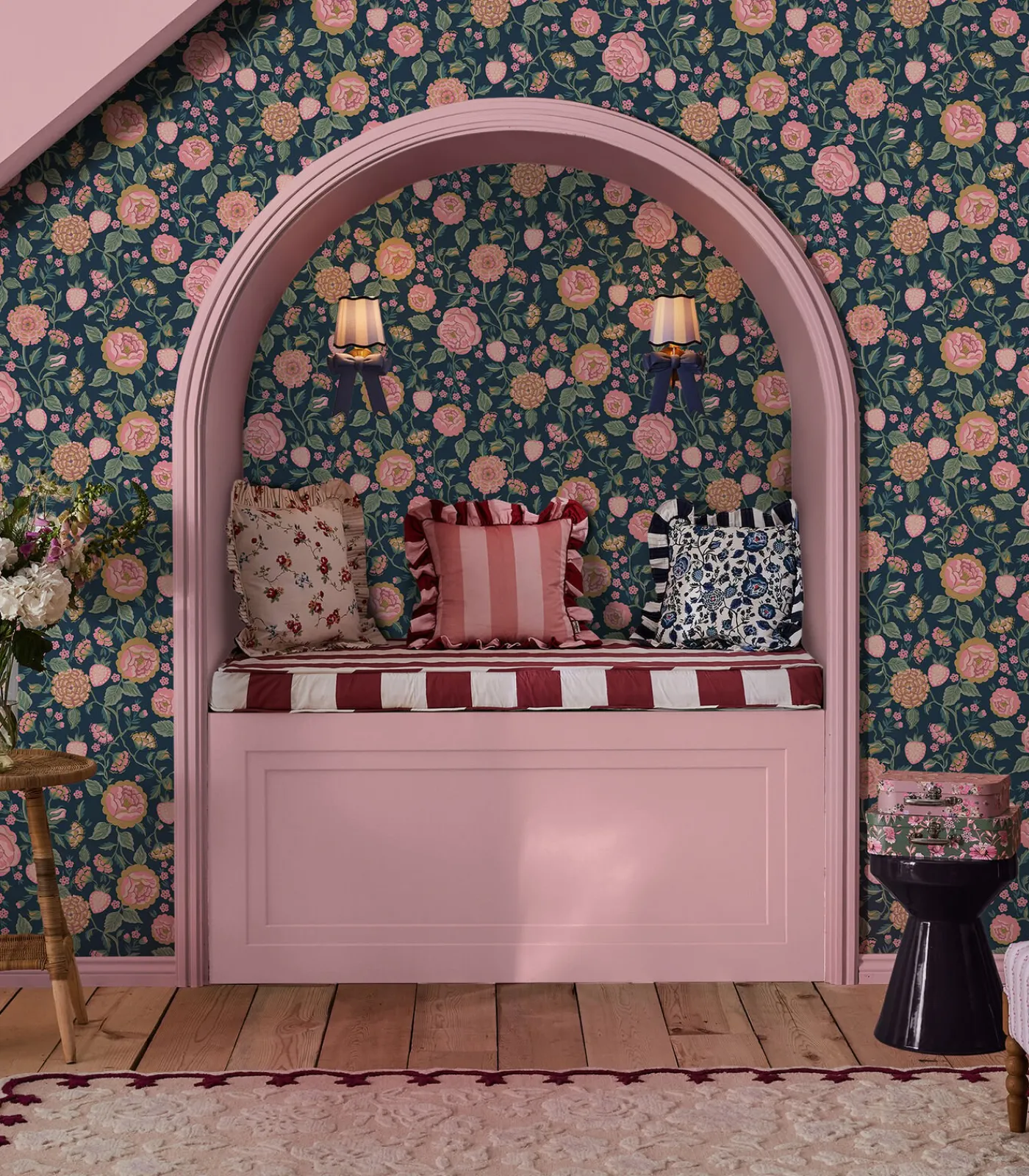 Vliesbehang Strawberry Garden Navy Wanddecoratie