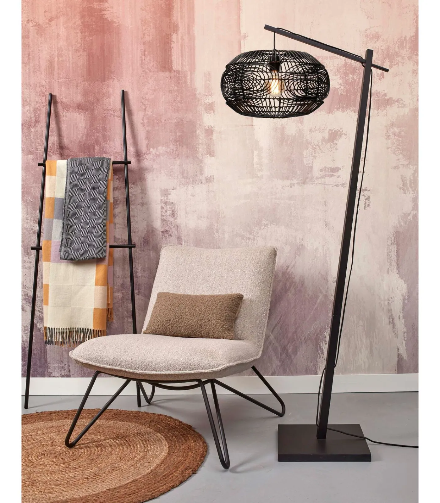 GOOD &MOJO Vloerlamp Madeira - Bamboe/Rotan Zwart - 74x48x176cm