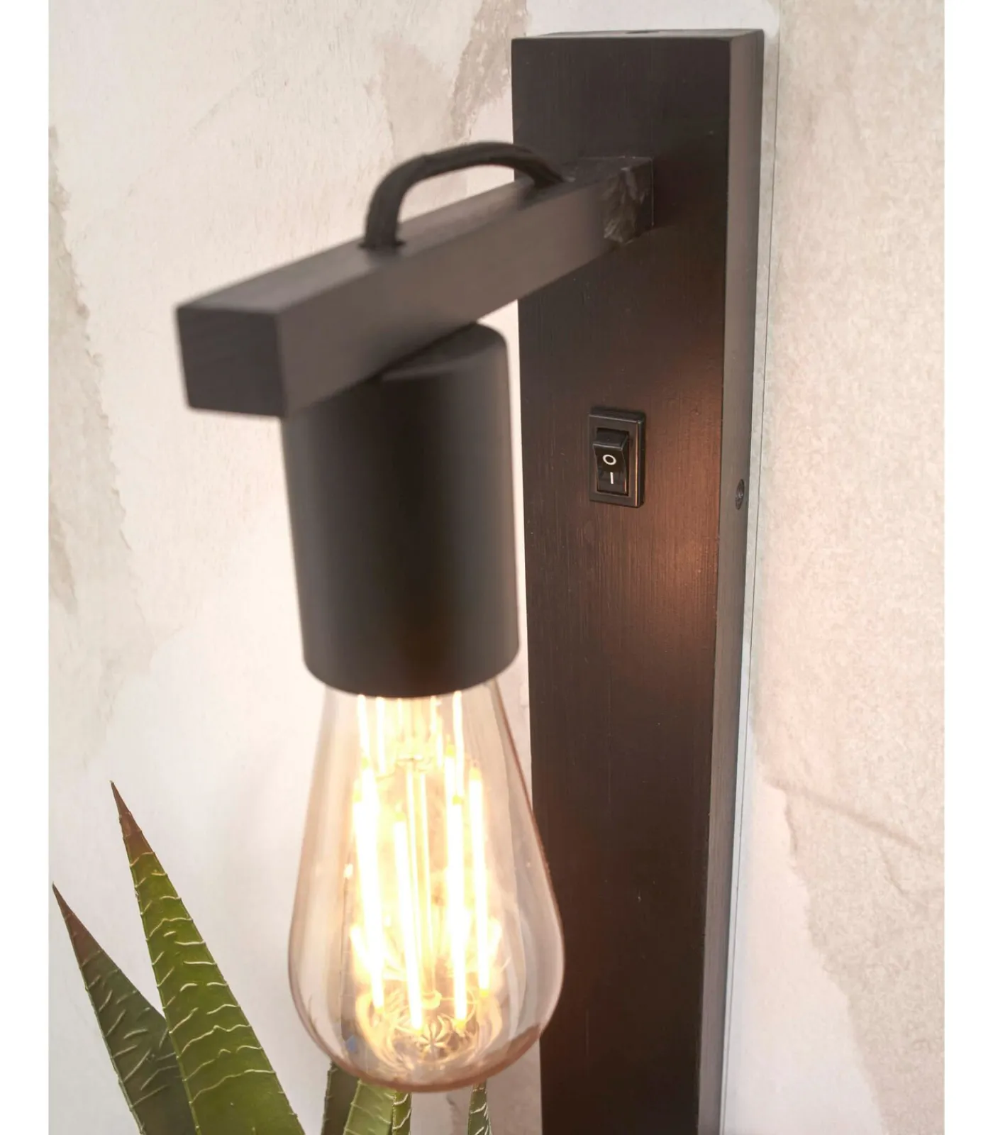 GOOD &MOJO Wandlamp Flores - Bamboe Zwart - 30x18x52cm