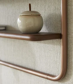 Tikamoon Wandrek met spiegel in notenhout en messing Félicie