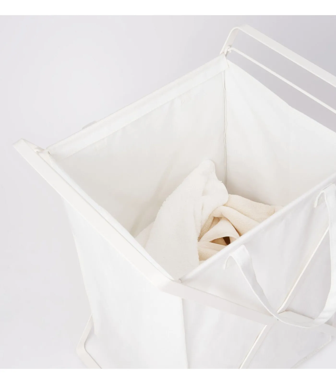 Online Wasmand met Uitneembare Waszak - Tower - Wit Manden En Bakken