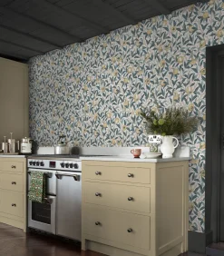 Hot Vliesbehang - Bird & Pomegranate Cloudy Blues - 1000x52 Wanddecoratie