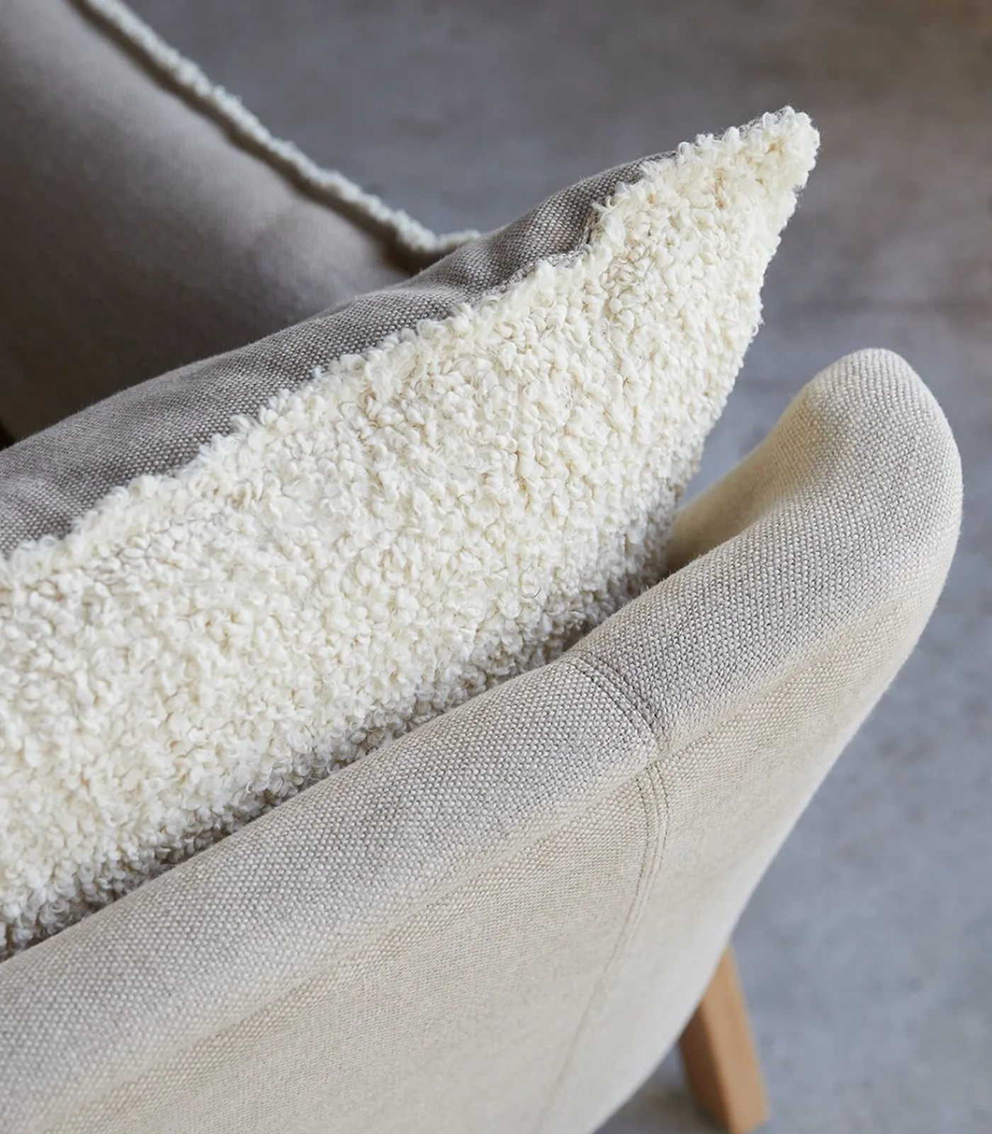 Online Woodnest - Driezitsbank van massief eiken en linnen Zetels